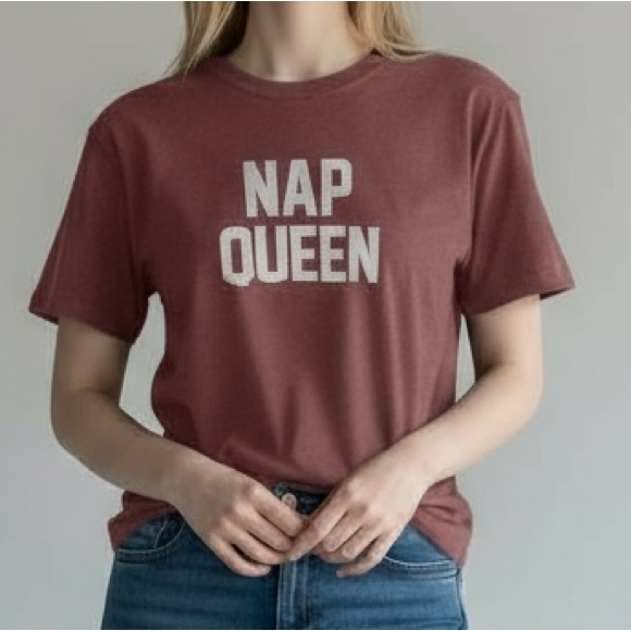 JANE & KATE · NAP QUEEN GRAPHIC SHORT SLEEVE - SIZE M - Picture 1 of 6